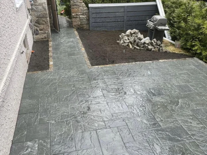 Paver Driveway & Garage Apron — RTJ Construction